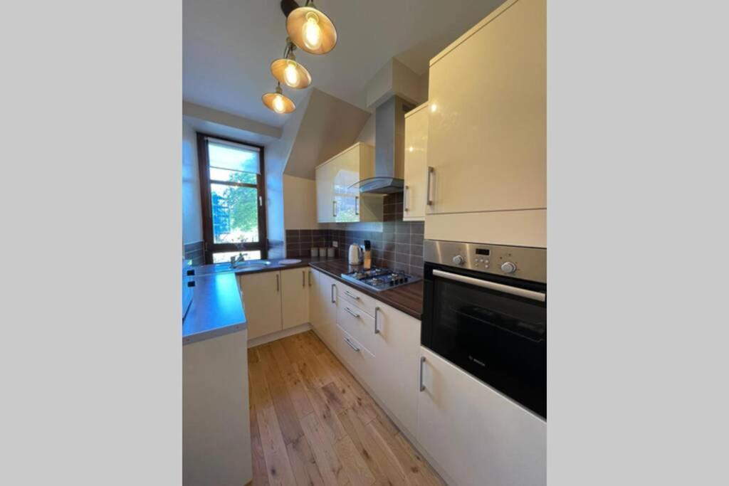 No 10 Immaculate City Centre, Top Floor 2 Bed Flat With Free Parking Inverness Esterno foto