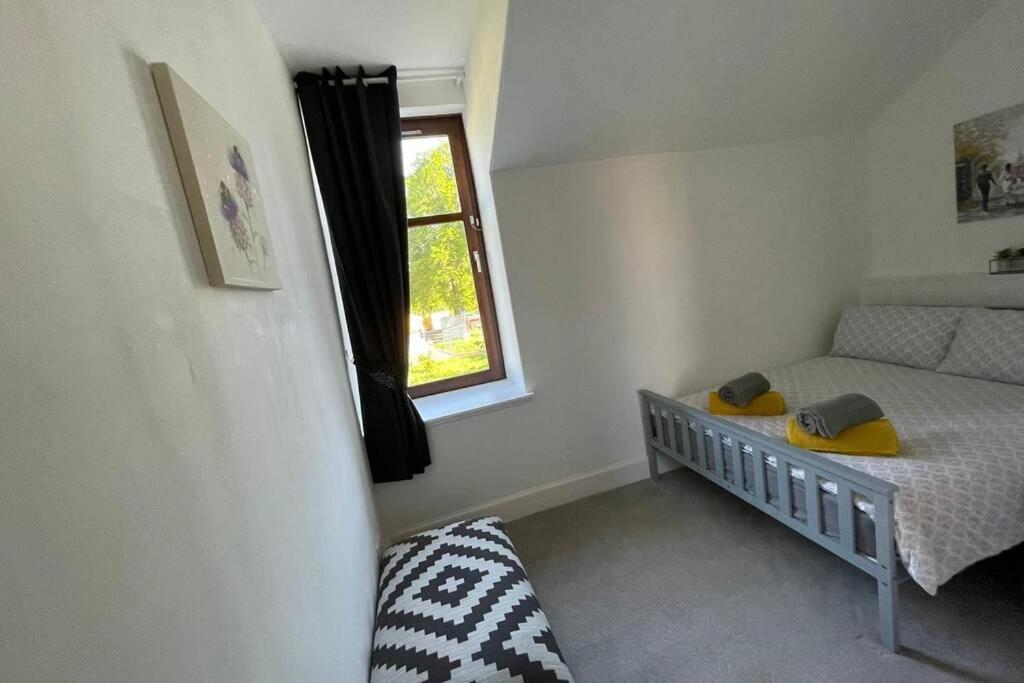 No 10 Immaculate City Centre, Top Floor 2 Bed Flat With Free Parking Inverness Esterno foto