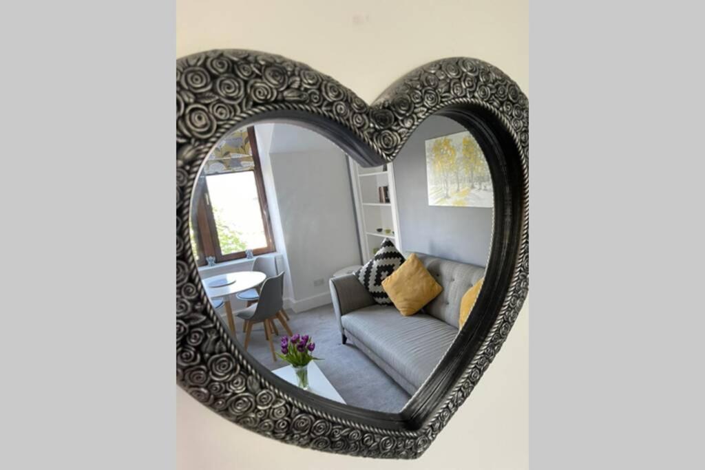 No 10 Immaculate City Centre, Top Floor 2 Bed Flat With Free Parking Inverness Esterno foto