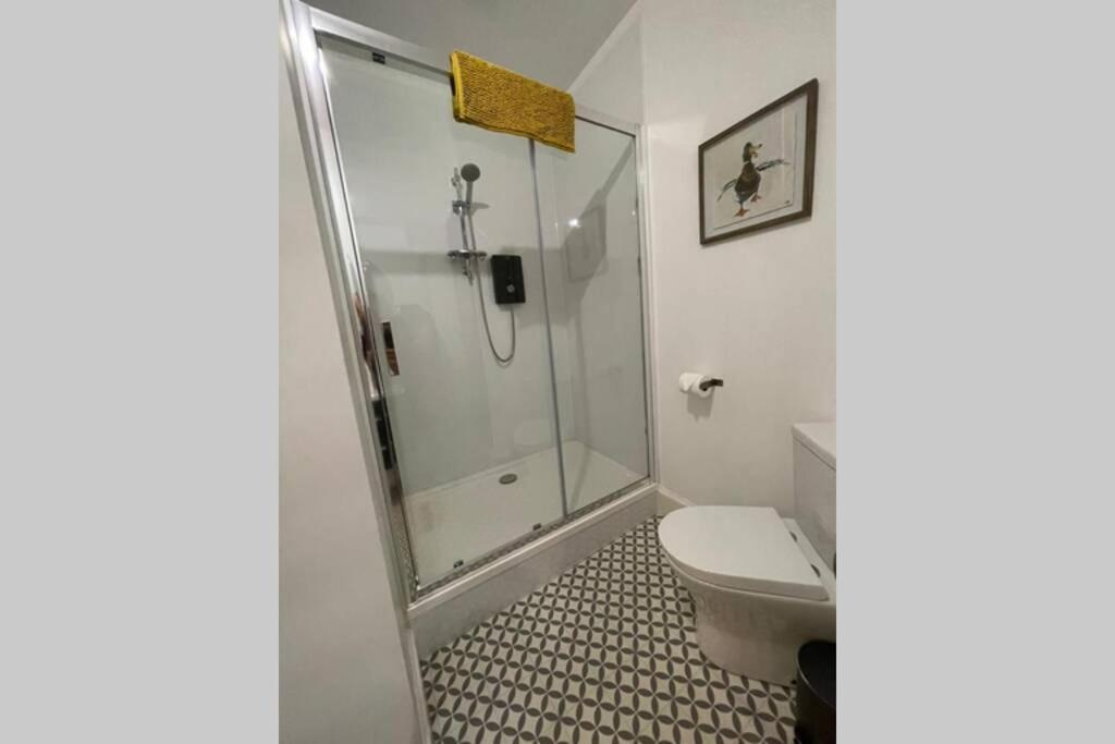 No 10 Immaculate City Centre, Top Floor 2 Bed Flat With Free Parking Inverness Esterno foto